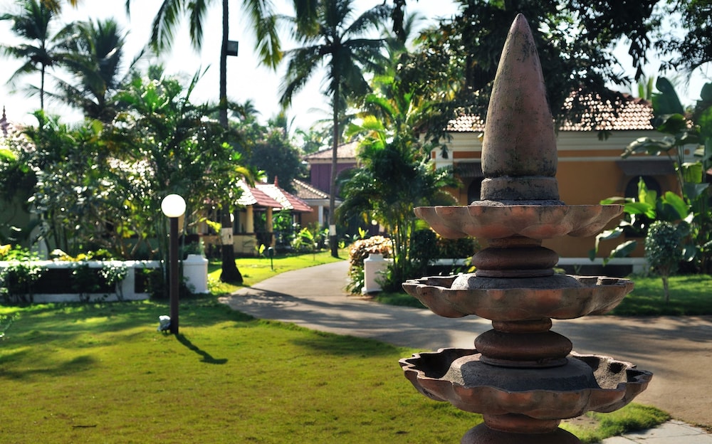 Mercure Goa Devaaya Resort - An Accor Hotels Brand — Hotel building in Divar Island, Goa