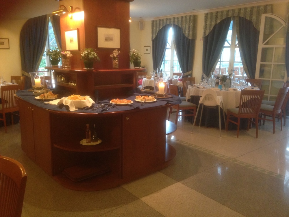 Hotel Lario — Hotel rooms in Mezzegra, Lombardy