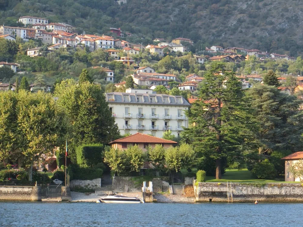 Hotel Lario