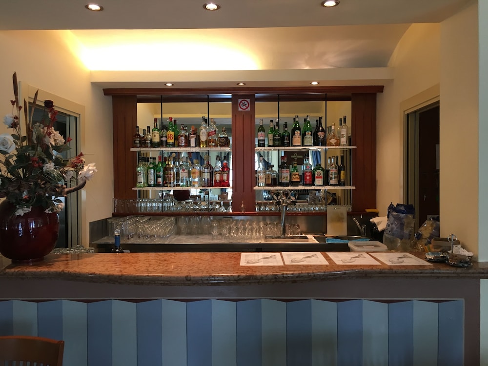Hotel Lario — Restaurant & bars in Mezzegra, Lombardy