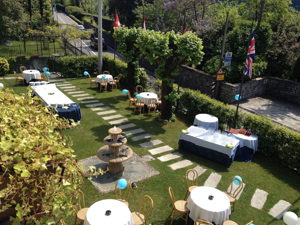 Hotel Lario — Hotel building in Mezzegra, Lombardy