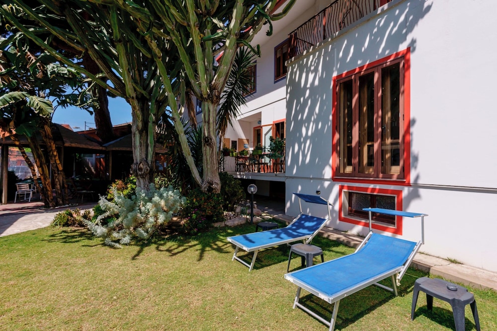 Hotel I Colori — Hotel building in Sant'Antioco, Sardinia