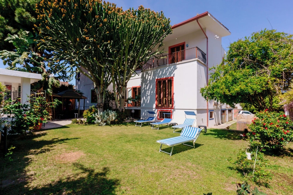 Hotel I Colori — Hotel building in Sant'Antioco, Sardinia