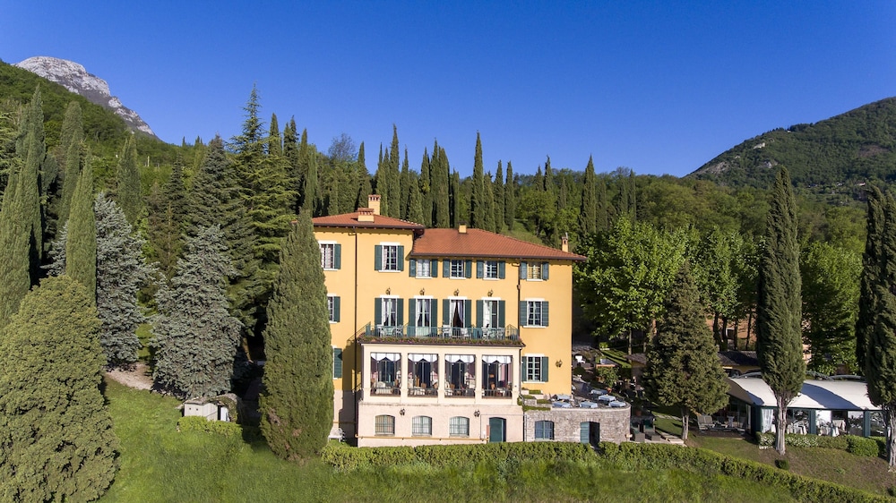 Boutique Hotel Villa Sostaga — Hotel building in Gargnano, Lombardy