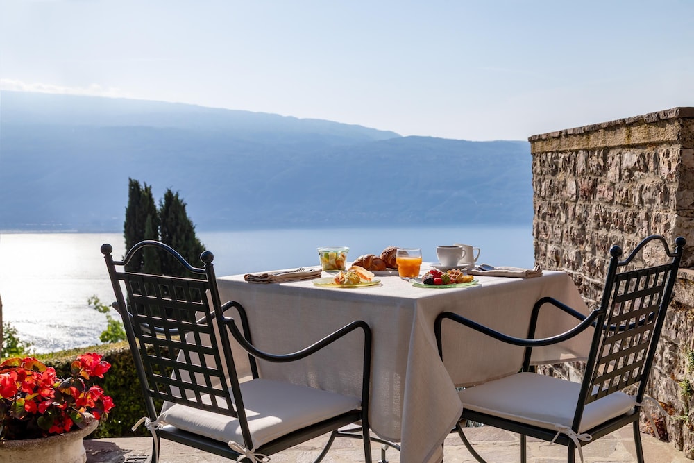 Boutique Hotel Villa Sostaga — Restaurant & bars in Gargnano, Lombardy