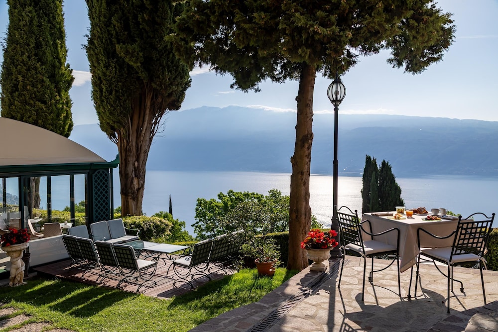 Boutique Hotel Villa Sostaga — Restaurant & bars in Gargnano, Lombardy