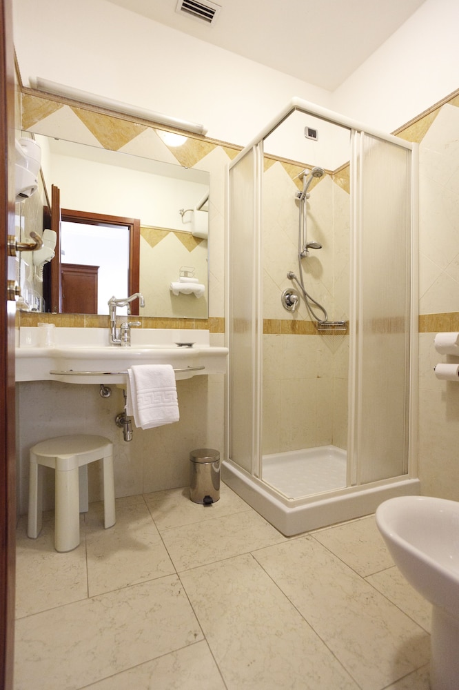 Mariano IV Palace Hotel — Hotel rooms in Oristano, Sardinia