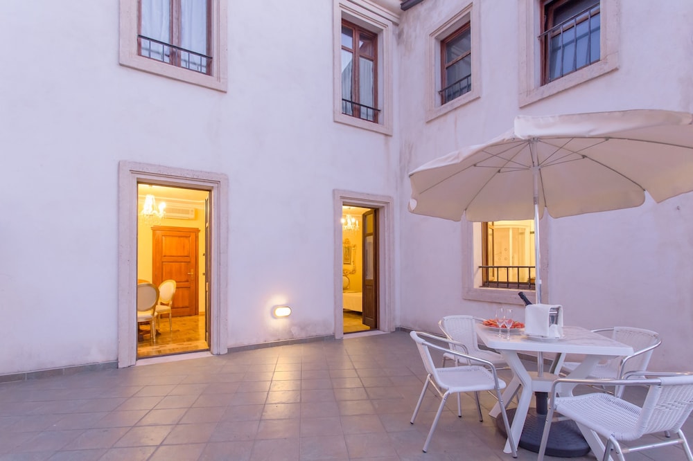Mariano IV Palace Hotel — Hotel building in Oristano, Sardinia