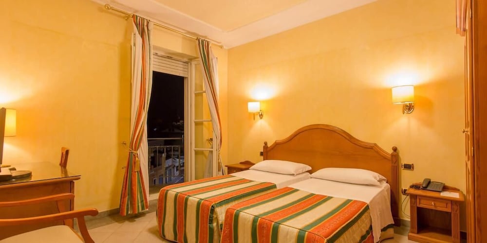 Mariano IV Palace Hotel — Hotel rooms in Oristano, Sardinia
