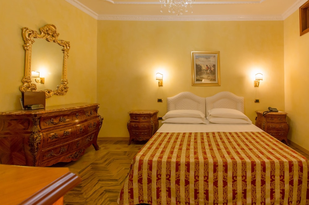 Mariano IV Palace Hotel — Hotel rooms in Oristano, Sardinia