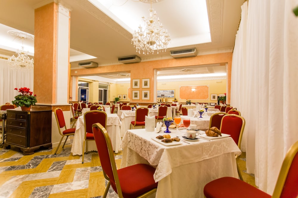 Mariano IV Palace Hotel — Restaurant & bars in Oristano, Sardinia