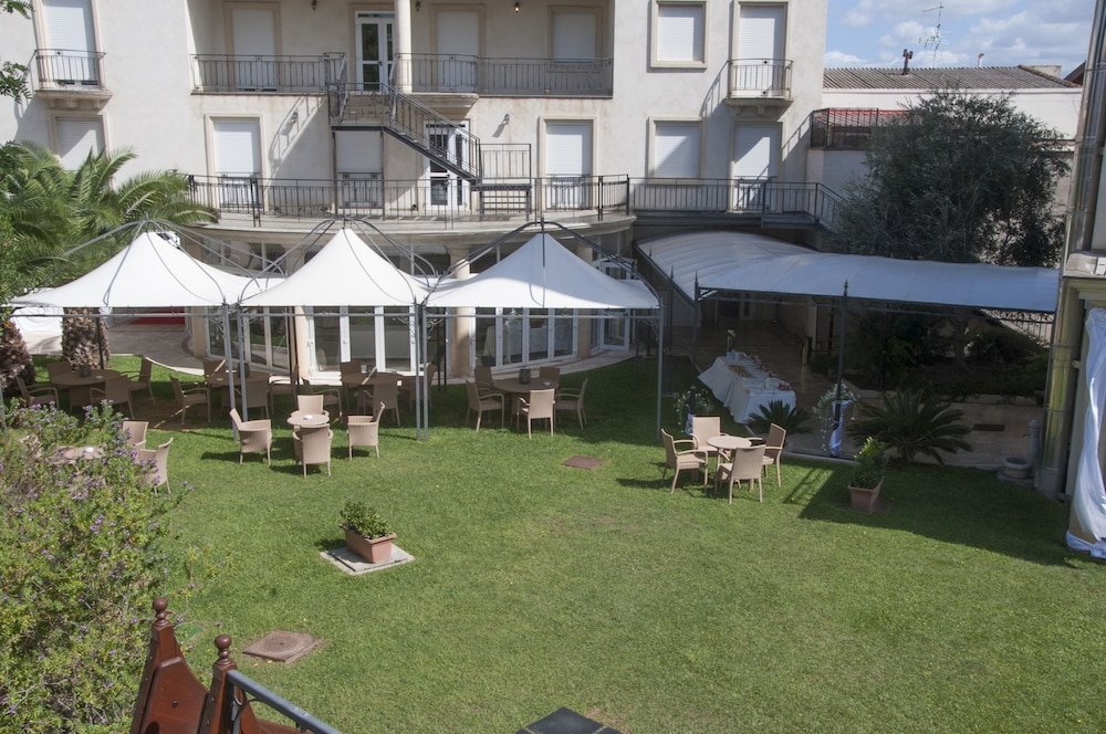 Mariano IV Palace Hotel — Hotel building in Oristano, Sardinia