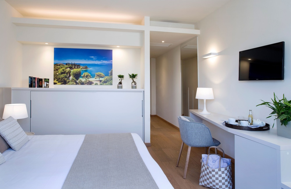 Leonardo Hotel Lago di Garda – Wellness and Spa — Hotel rooms in Lazise, Veneto