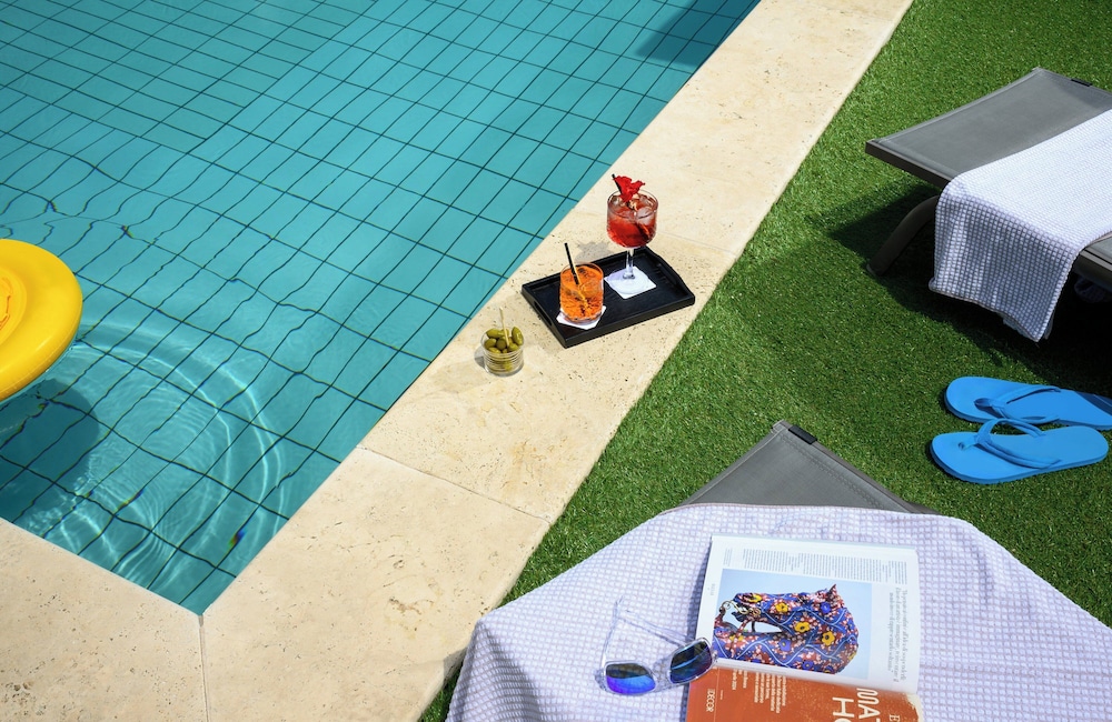 Leonardo Hotel Lago di Garda – Wellness and Spa — Swimming pool in Lazise, Veneto