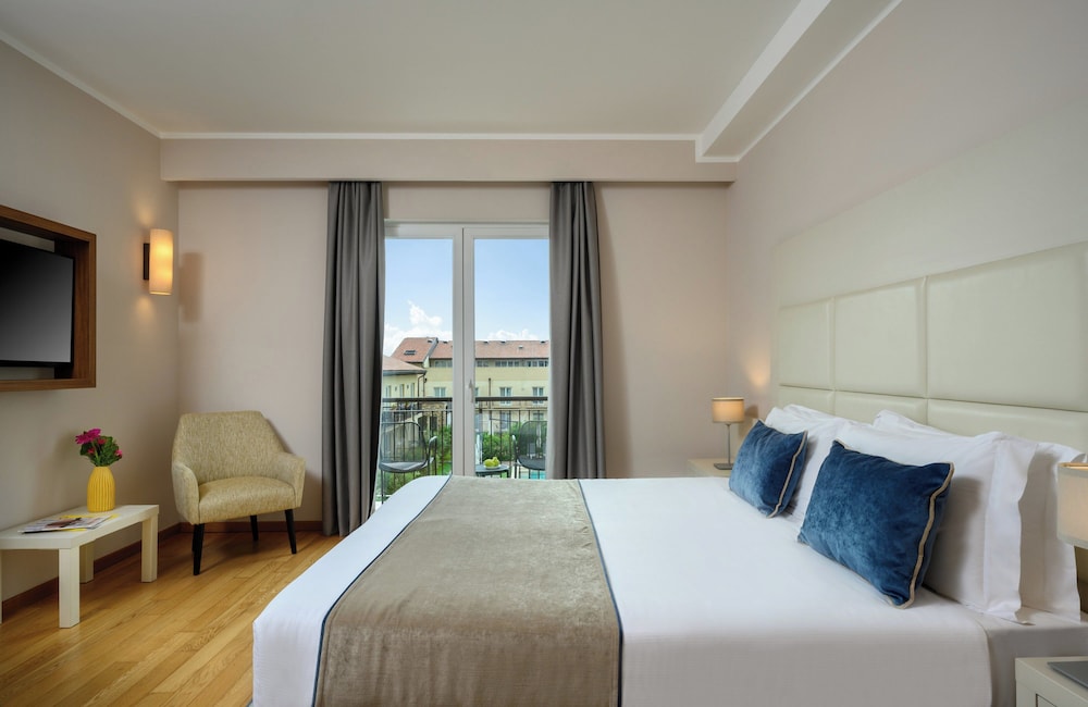 Leonardo Hotel Lago di Garda – Wellness and Spa — Hotel rooms in Lazise, Veneto