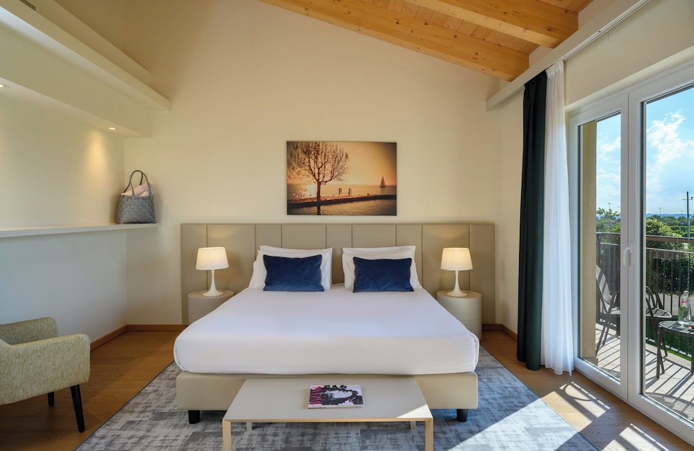 Leonardo Hotel Lago di Garda – Wellness and Spa — Hotel rooms in Lazise, Veneto
