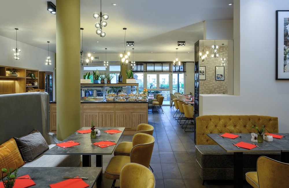 Leonardo Hotel Lago di Garda – Wellness and Spa — Restaurant & bars in Lazise, Veneto