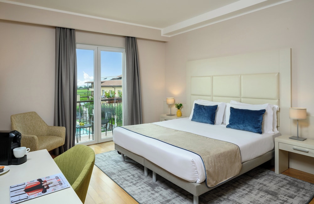 Leonardo Hotel Lago di Garda – Wellness and Spa — Hotel rooms in Lazise, Veneto