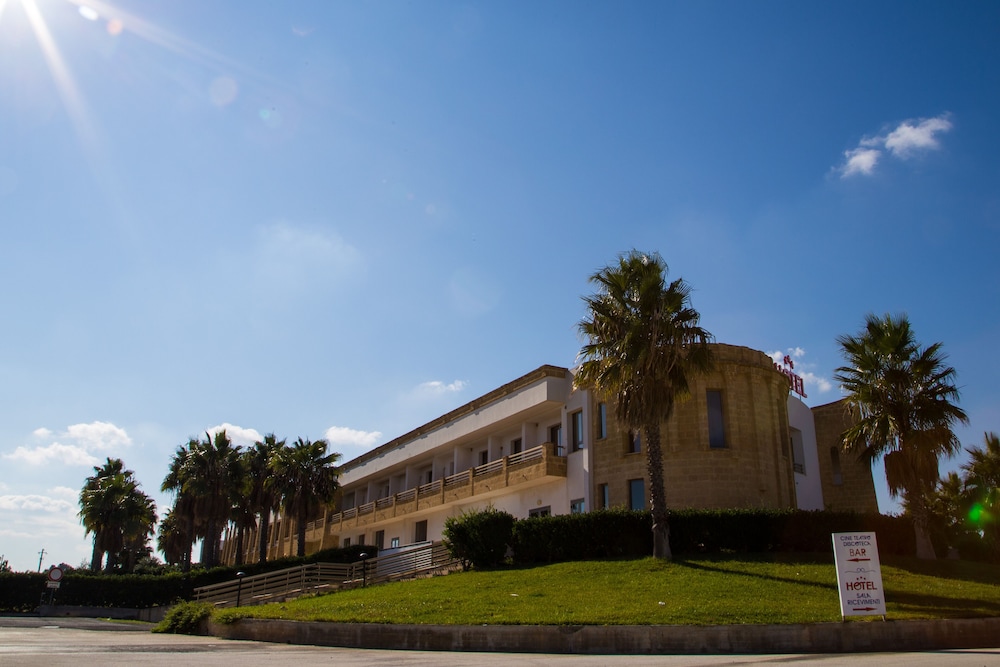 Città Della Notte — Hotel building in Melilli, Sicily