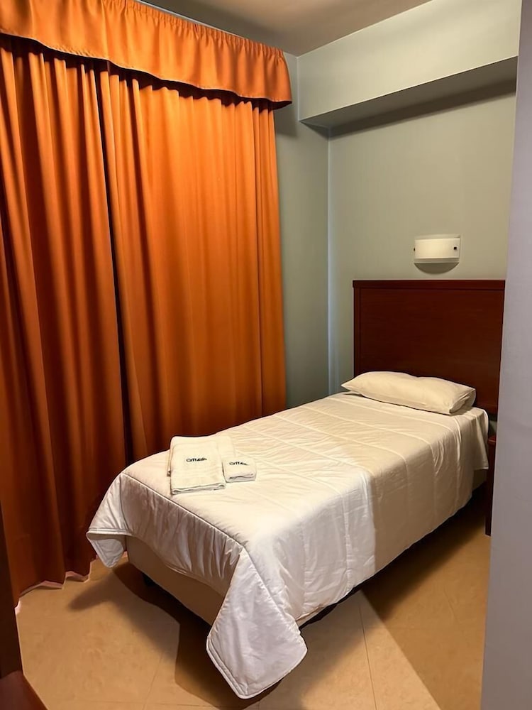 Città Della Notte — Hotel rooms in Melilli, Sicily