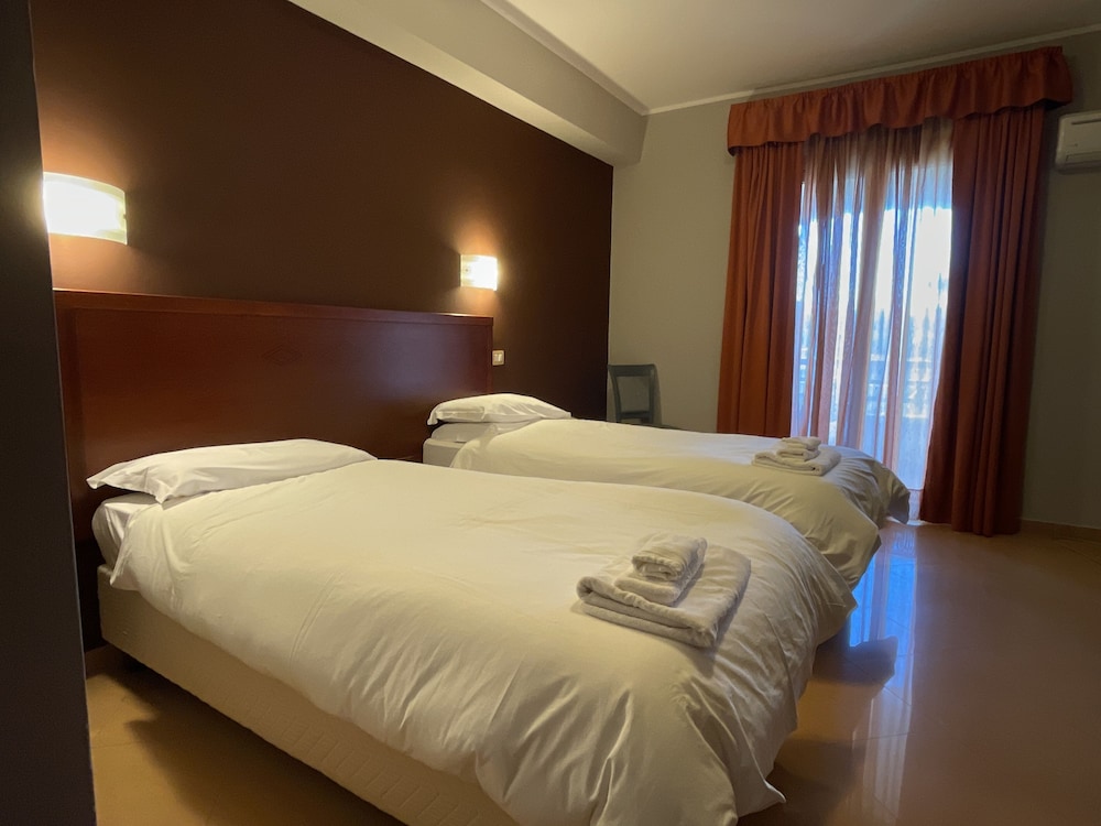 Città Della Notte — Hotel rooms in Melilli, Sicily