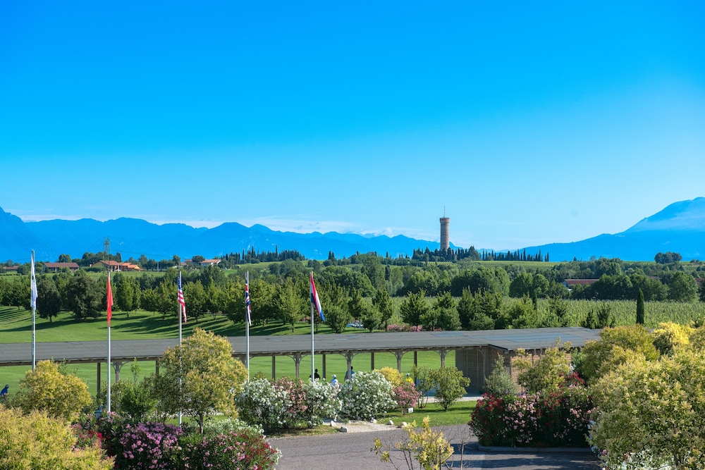 Garda Hotel San Vigilio Golf — Attractions in the area in Pozzolengo, Lombardy