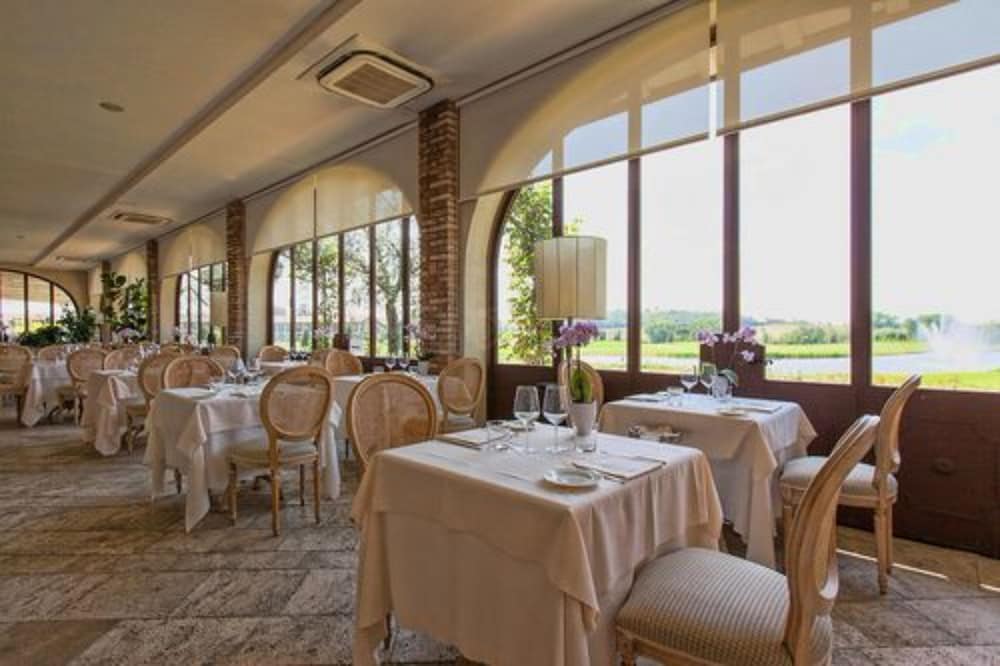 Garda Hotel San Vigilio Golf — Restaurant & bars in Pozzolengo, Lombardy