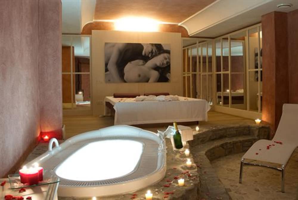 Garda Hotel San Vigilio Golf — Hotel rooms in Pozzolengo, Lombardy