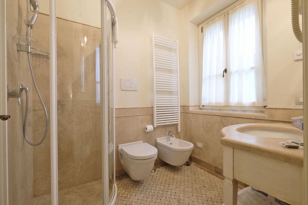 Garda Hotel San Vigilio Golf — Hotel rooms in Pozzolengo, Lombardy