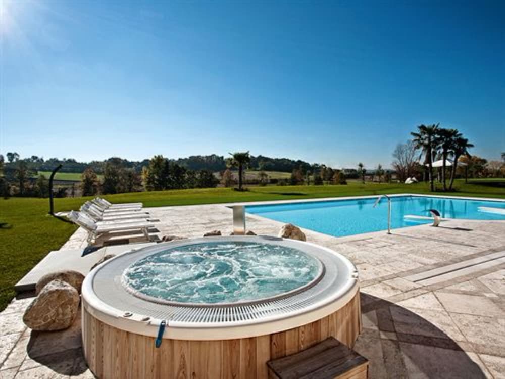Garda Hotel San Vigilio Golf — Swimming pool in Pozzolengo, Lombardy