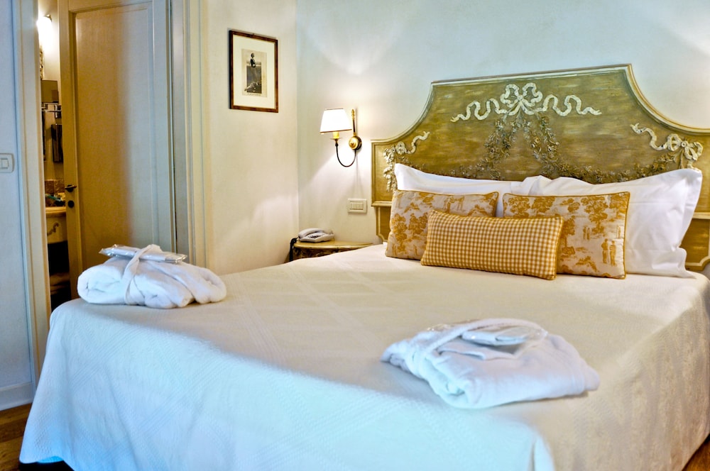 Garda Hotel San Vigilio Golf — Hotel rooms in Pozzolengo, Lombardy
