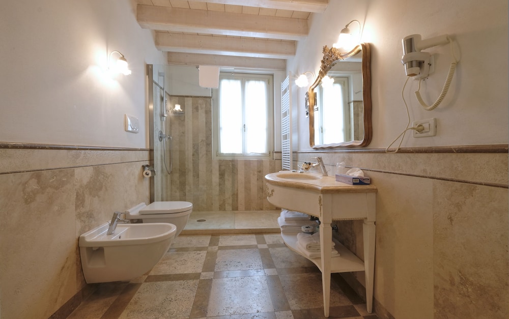 Garda Hotel San Vigilio Golf — Hotel rooms in Pozzolengo, Lombardy