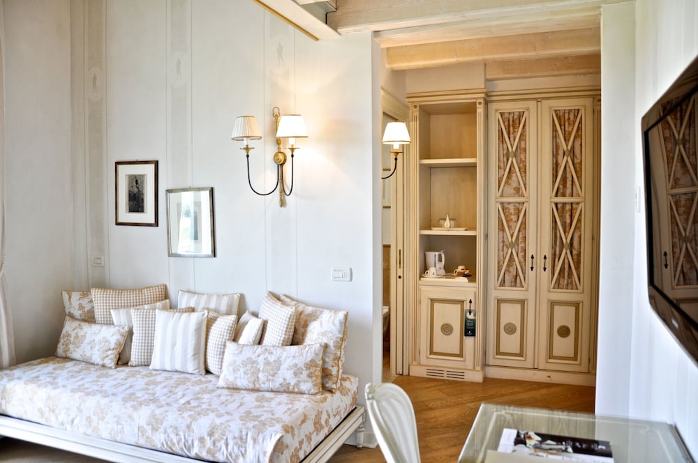 Garda Hotel San Vigilio Golf — Hotel rooms in Pozzolengo, Lombardy