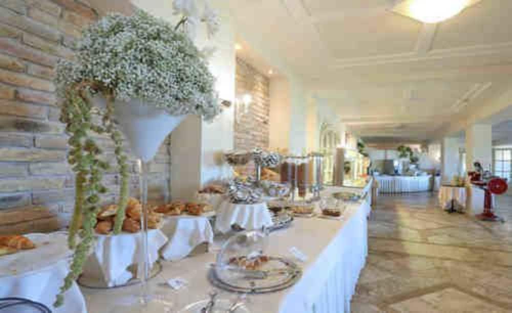 Garda Hotel San Vigilio Golf — Hotel building in Pozzolengo, Lombardy