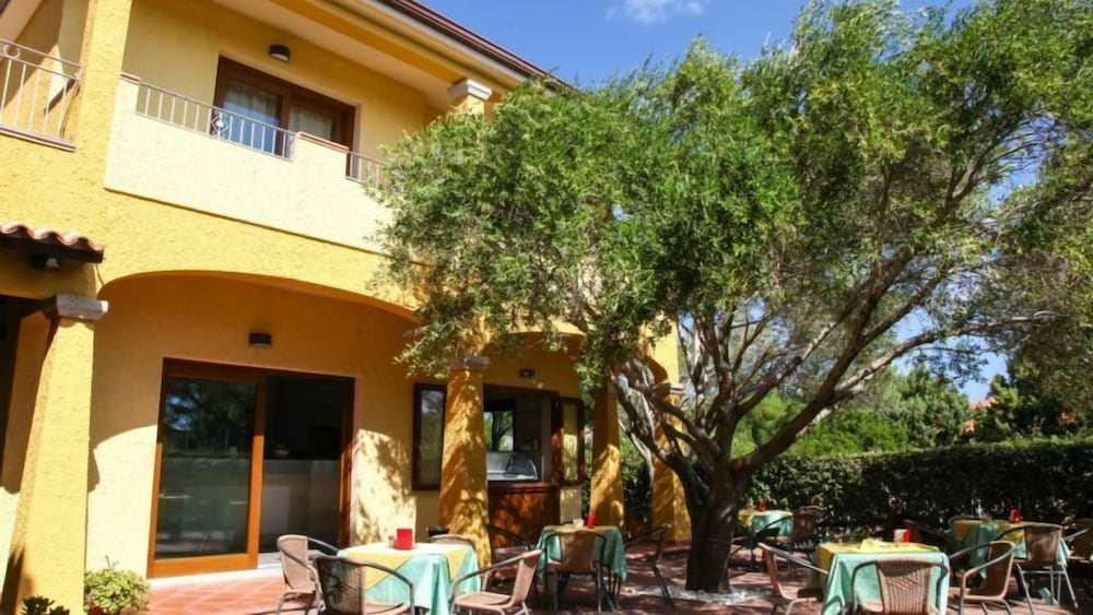 Hotel Lu Pitrali — Hotel building in San Teodoro, Sardinia