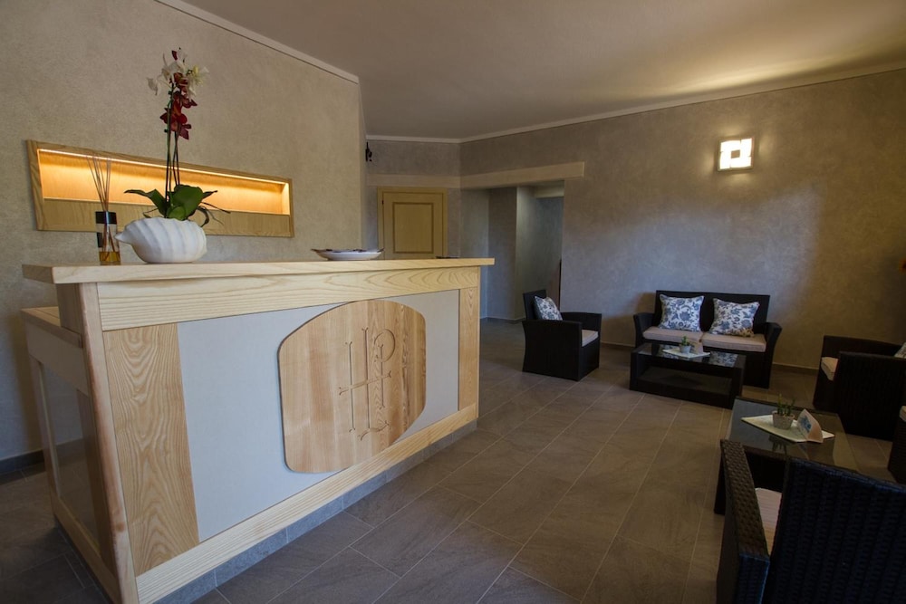 Hotel Lu Pitrali — Hotel rooms in San Teodoro, Sardinia