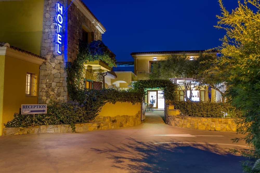 Hotel Lu Pitrali — Hotel building in San Teodoro, Sardinia