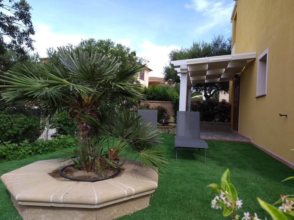 Hotel Lu Pitrali — Hotel building in San Teodoro, Sardinia
