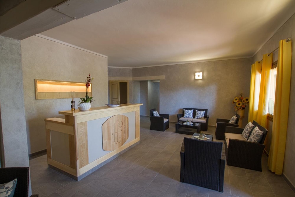 Hotel Lu Pitrali — Hotel rooms in San Teodoro, Sardinia