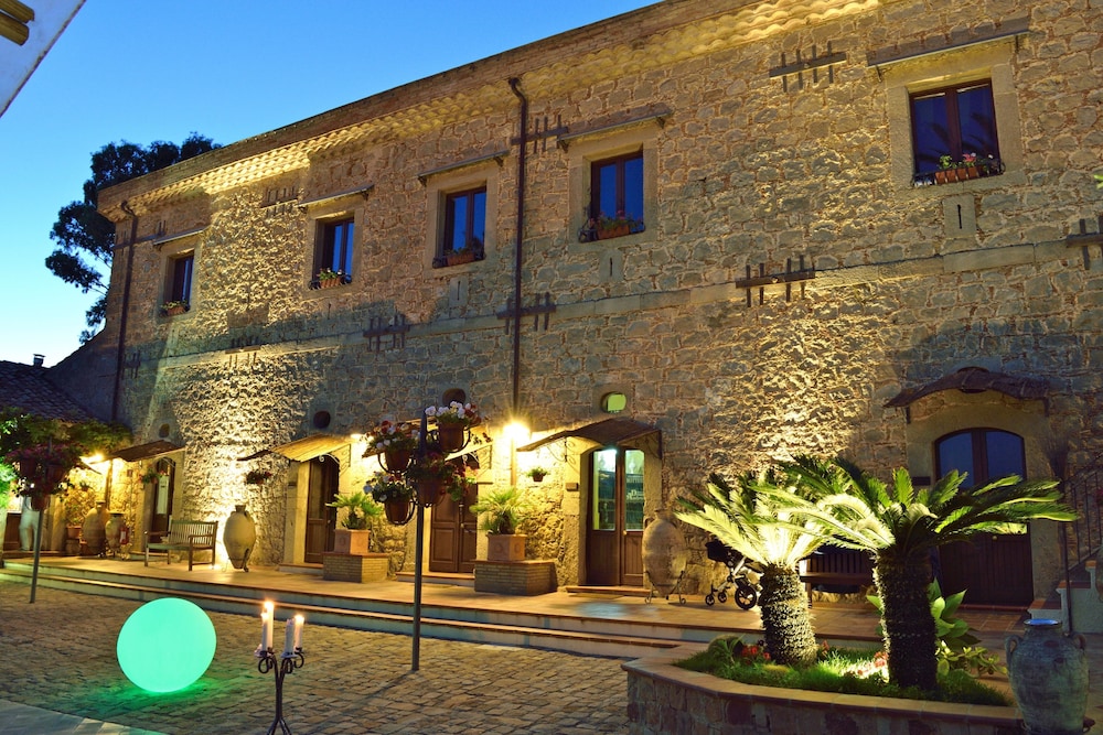 Vecchia Masseria — Hotel building in Caltagirone, Sicily