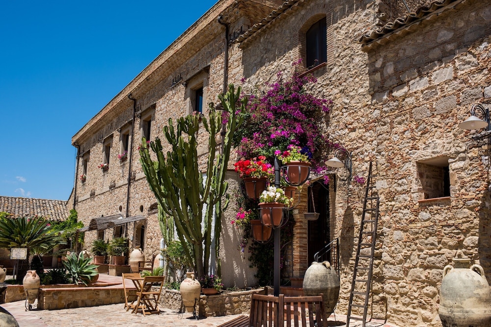 Vecchia Masseria — Hotel building in Caltagirone, Sicily