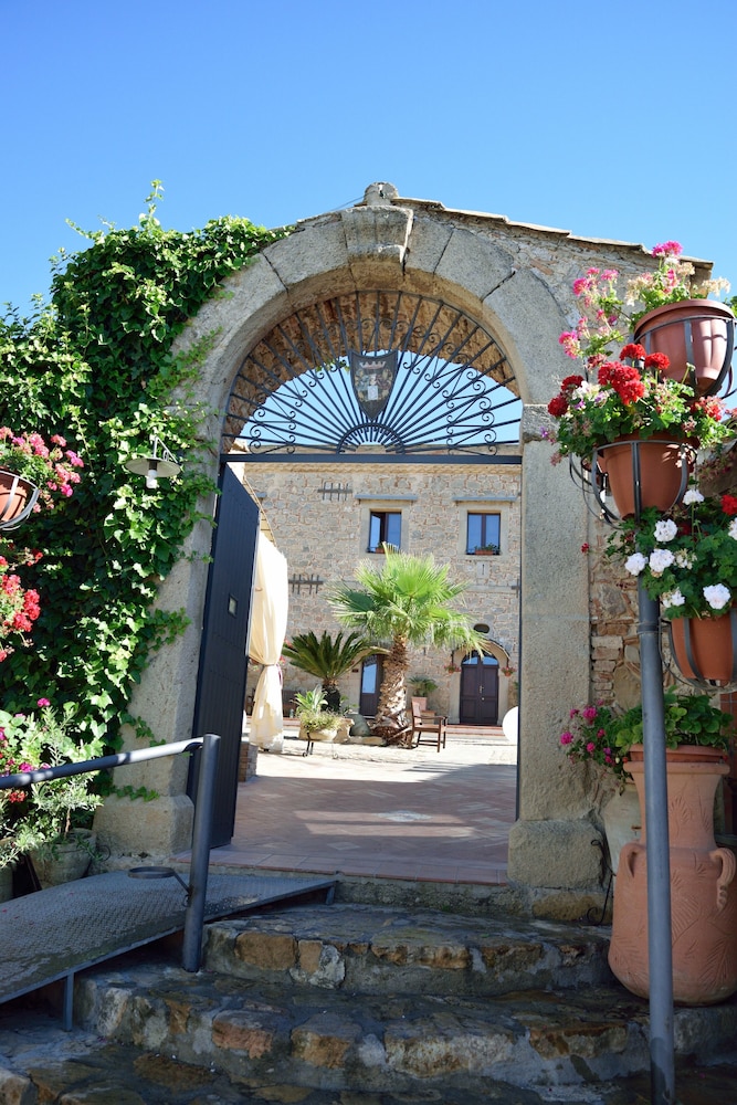 Vecchia Masseria — Hotel building in Caltagirone, Sicily