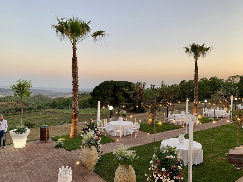 Vecchia Masseria — Restaurant & bars in Caltagirone, Sicily