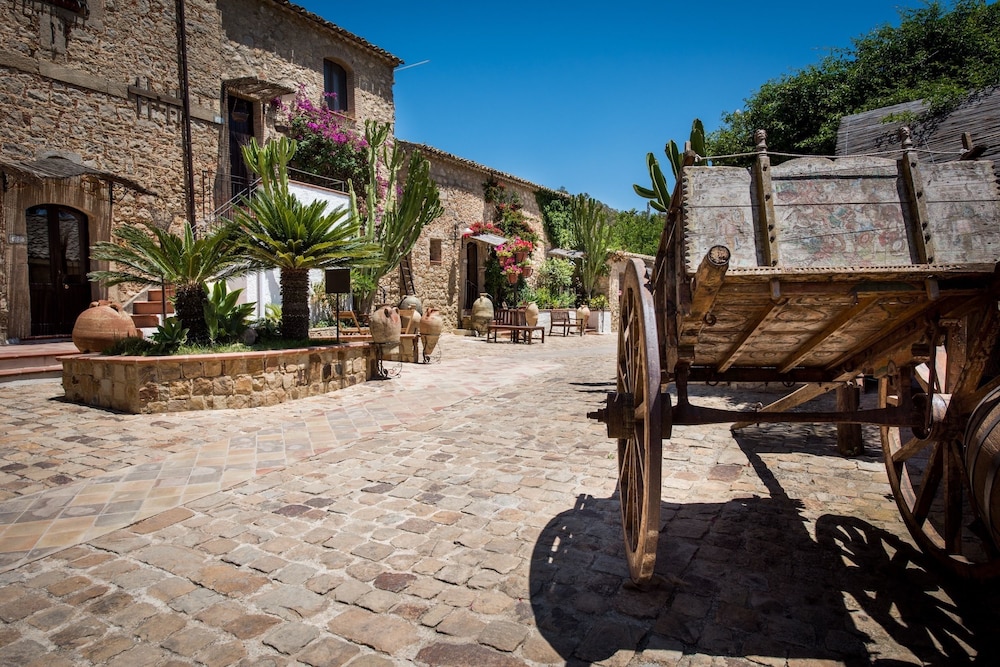 Vecchia Masseria — Hotel building in Caltagirone, Sicily