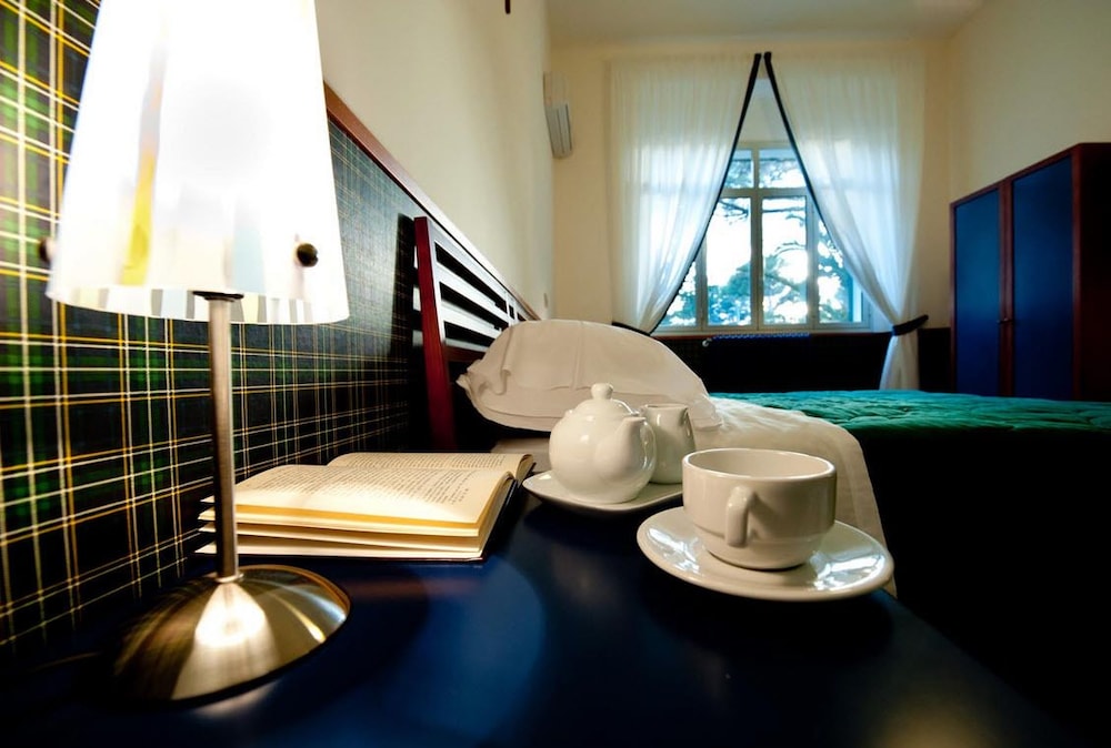 Hotel Villa Sturzo — Hotel rooms in Caltagirone, Sicily