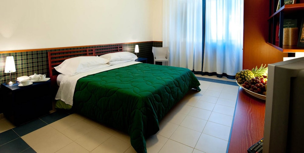 Hotel Villa Sturzo — Hotel rooms in Caltagirone, Sicily