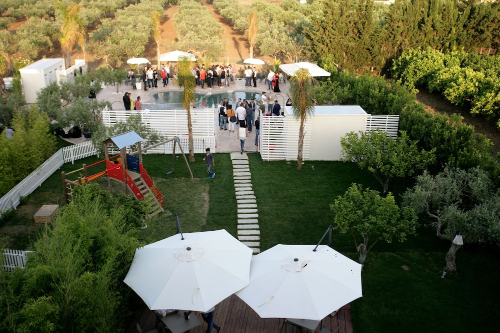 Divino Hotel — Swimming pool in Rilievo, Sicily