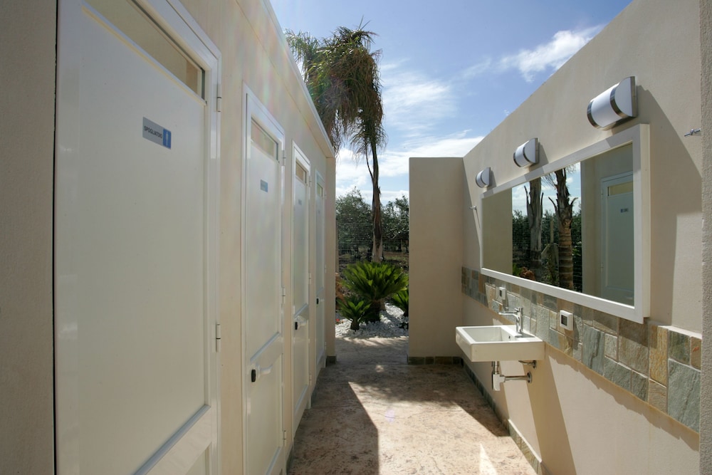 Divino Hotel — Hotel building in Rilievo, Sicily