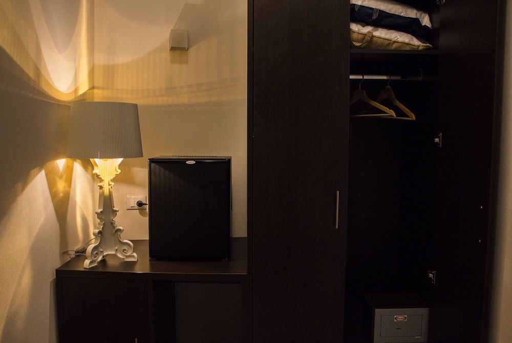 Divino Hotel — Hotel rooms in Rilievo, Sicily
