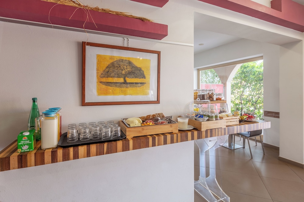 Divino Hotel — Restaurant & bars in Rilievo, Sicily